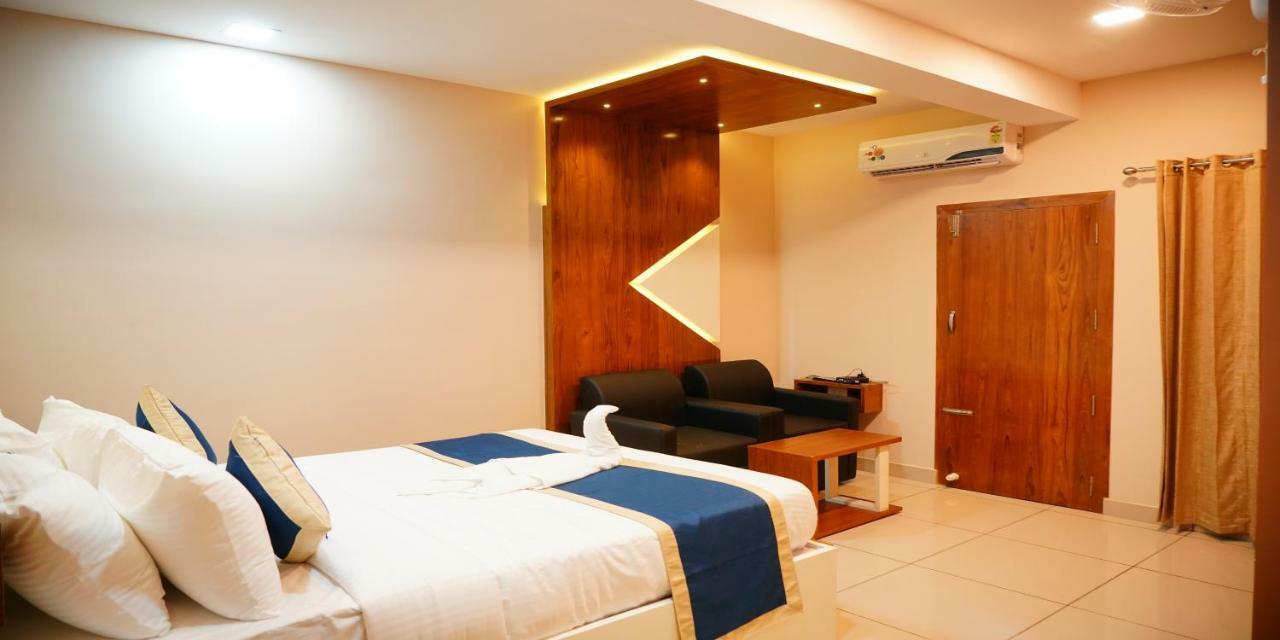 Nextel Inn, Calicut Dış mekan fotoğraf