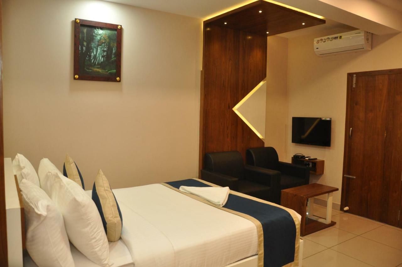 Nextel Inn, Calicut Dış mekan fotoğraf